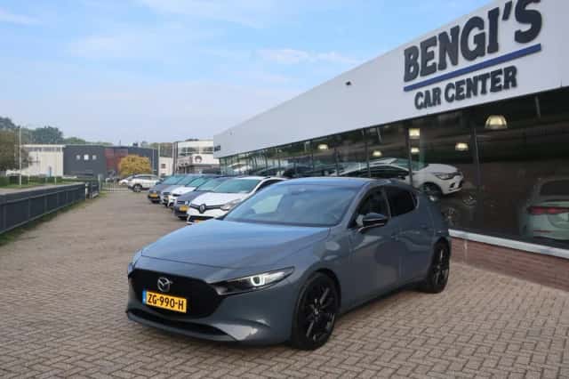Mazda 3 (2019) thumbnail 2