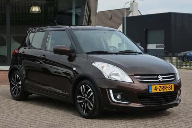 Suzuki Swift (2015) thumbnail 4