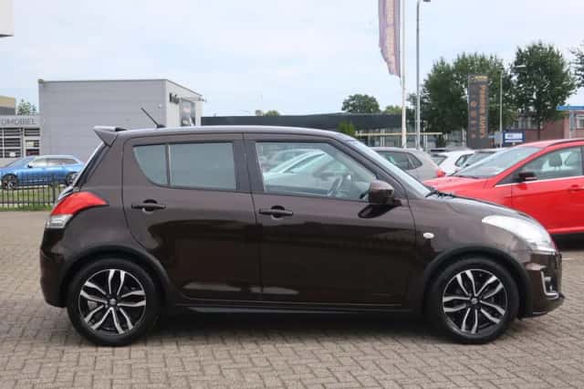 Suzuki Swift (2015) thumbnail 6