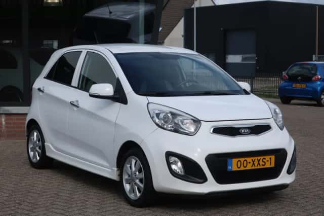 Kia Picanto (2012) thumbnail 4