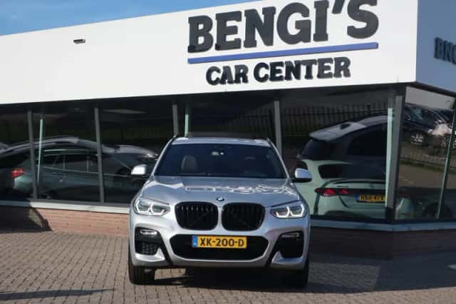 BMW X3 (2019) thumbnail 2