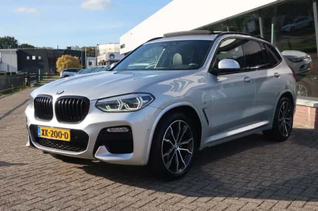 BMW X3 (2019) thumbnail 3