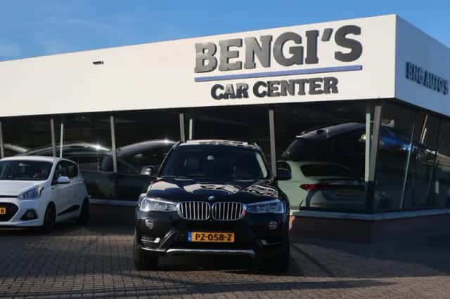 BMW X3 (2016) thumbnail 2