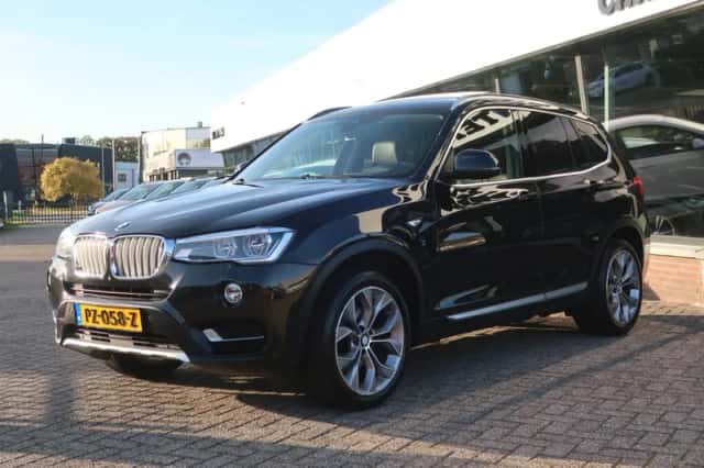 BMW X3 (2016) thumbnail 3