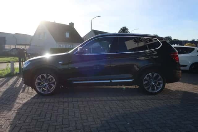 BMW X3 (2016) thumbnail 4
