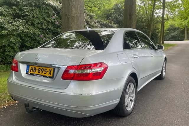 Mercedes-Benz E-Klasse (2011) thumbnail 3