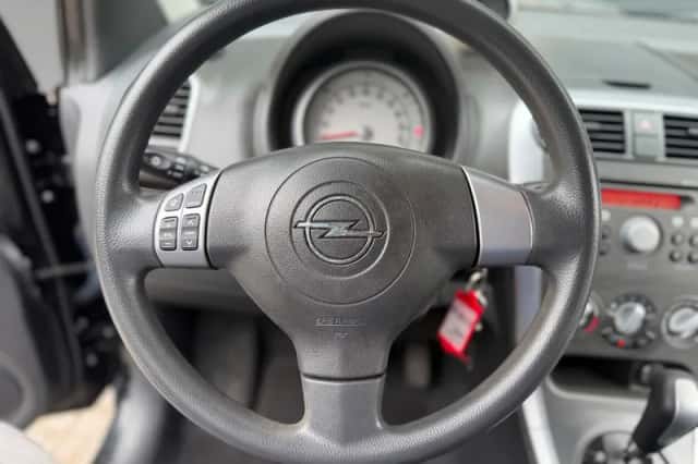Opel Agila (2014) thumbnail 6