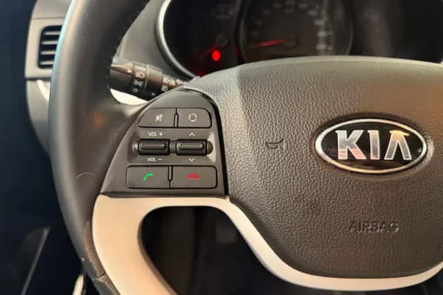 Kia Picanto (2016) thumbnail 6