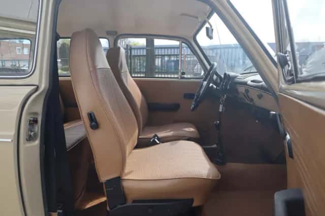 Volkswagen VARIANT (1972) thumbnail 6