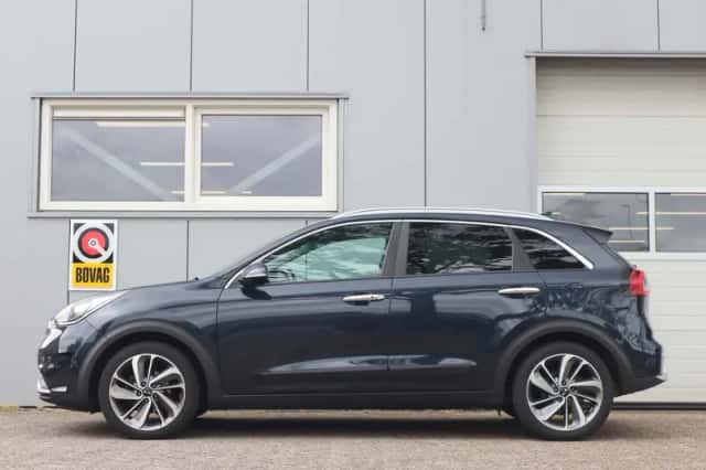 Kia Niro (2017) thumbnail 3