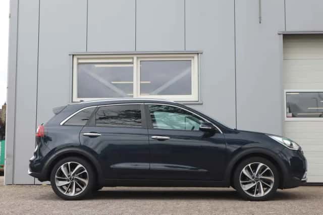 Kia Niro (2017) thumbnail 4