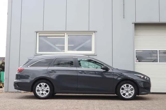 Kia Ceed (2025) thumbnail 4