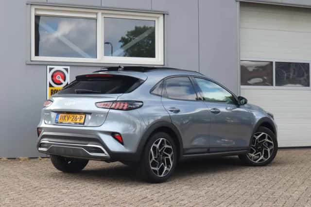 Kia XCeed (2025) thumbnail 2