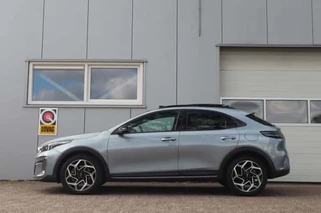 Kia XCeed (2025) thumbnail 3