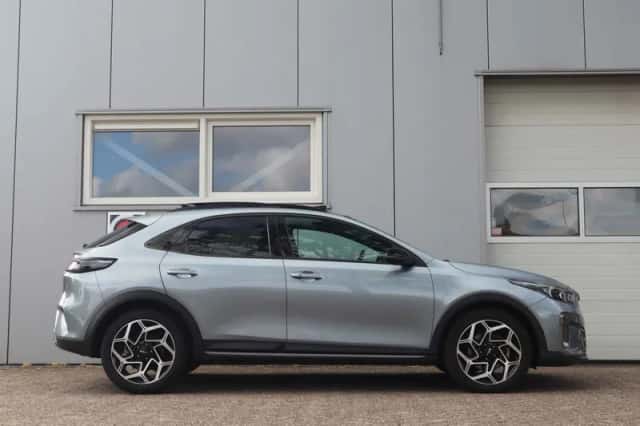 Kia XCeed (2025) thumbnail 4