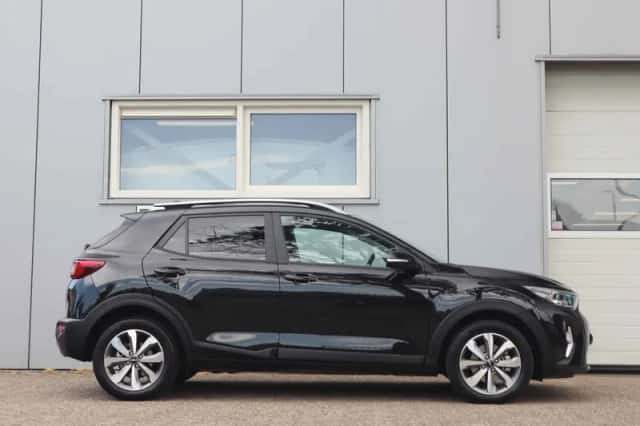 Kia Stonic (2025) thumbnail 4