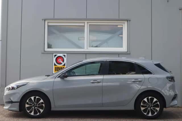 Kia Ceed (2025) thumbnail 3