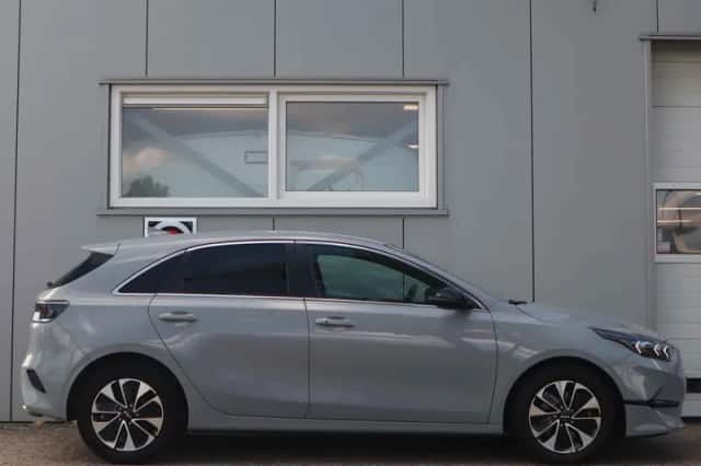 Kia Ceed (2025) thumbnail 4