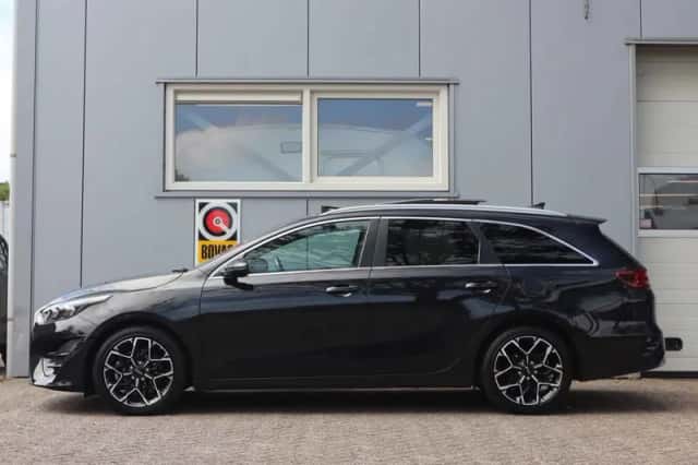 Kia Ceed (2025) thumbnail 3