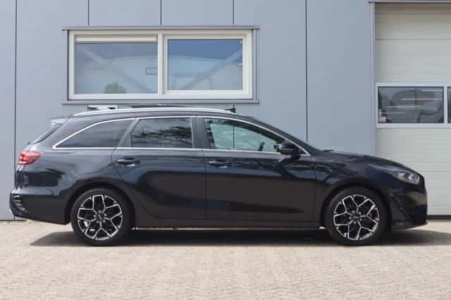 Kia Ceed (2025) thumbnail 4