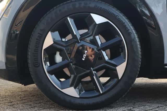 Kia EV6 (2025) thumbnail 5