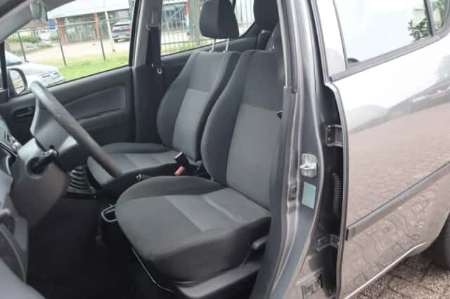 Suzuki Splash (2011) thumbnail 6