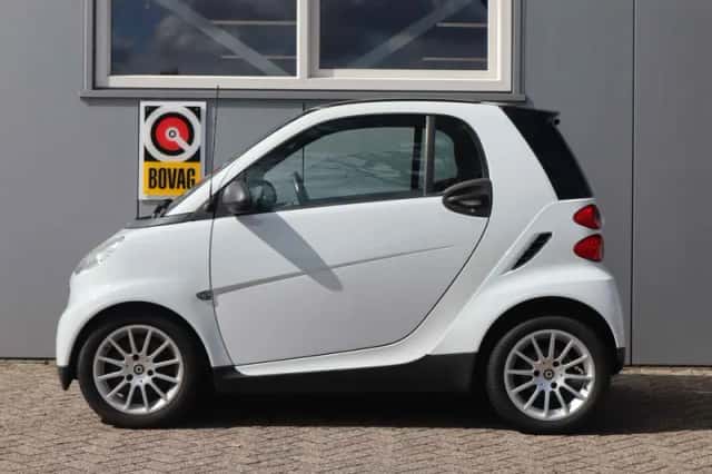 Smart ForTwo (2008) thumbnail 2