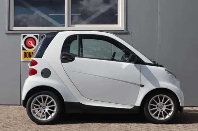 Smart ForTwo (2008) thumbnail 4