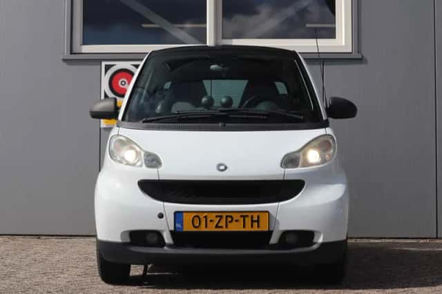 Smart ForTwo (2008) thumbnail 5