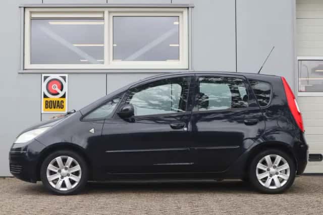Mitsubishi Colt (2008) thumbnail 2