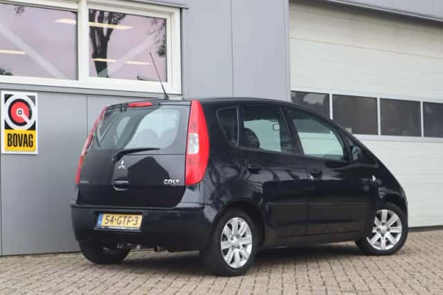 Mitsubishi Colt (2008) thumbnail 5