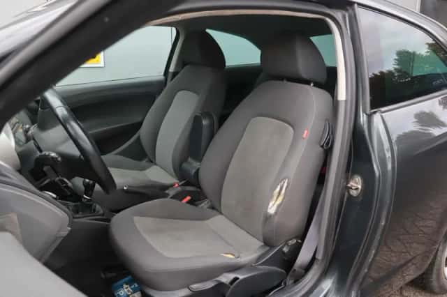 SEAT Ibiza (2012) thumbnail 2