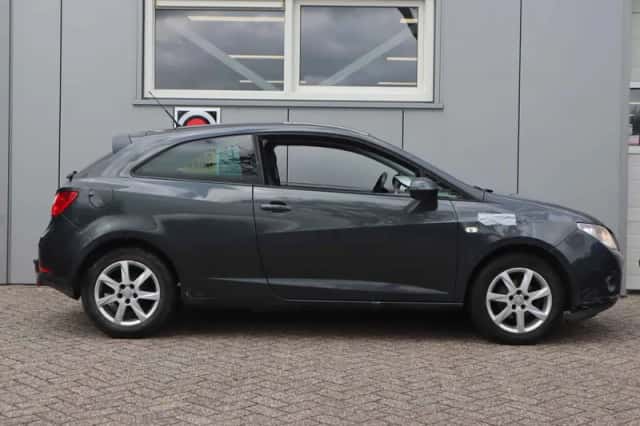 SEAT Ibiza (2012) thumbnail 5