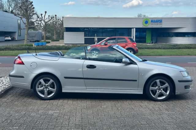 Saab 9-3 (2004) thumbnail 5