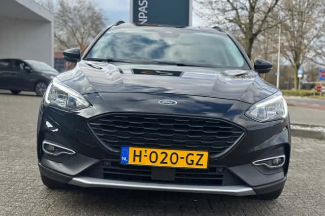 Ford Focus (2020) thumbnail 2