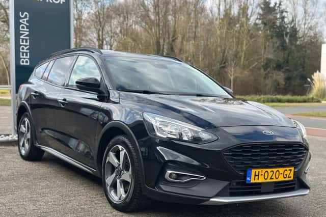 Ford Focus (2020) thumbnail 3