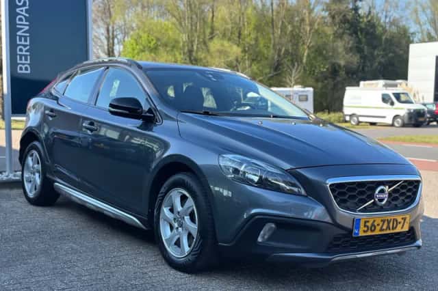 Volvo V40 (2013) thumbnail 1