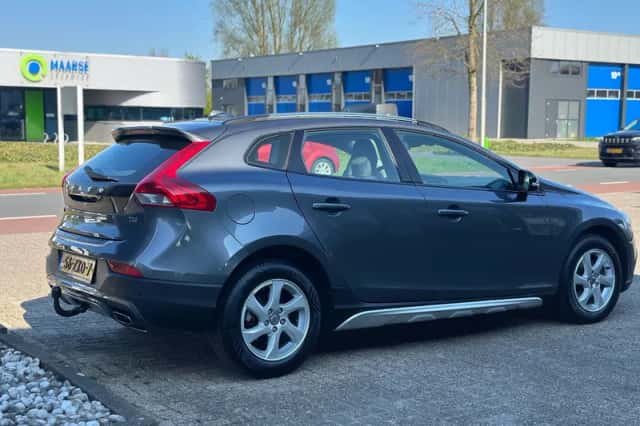 Volvo V40 (2013) thumbnail 4