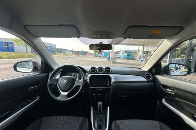 Suzuki Vitara (2017) thumbnail 4