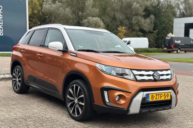 Suzuki Vitara (2015) thumbnail 3