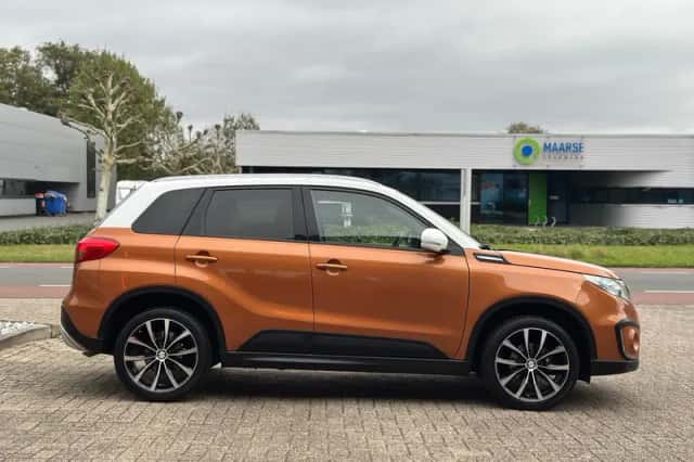 Suzuki Vitara (2015) thumbnail 4