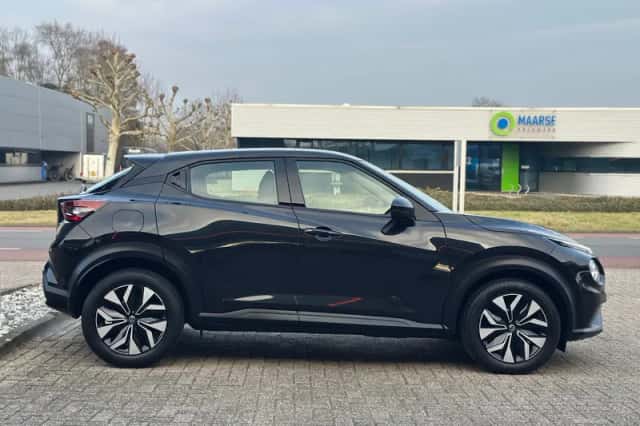 Nissan Juke (2021) thumbnail 4