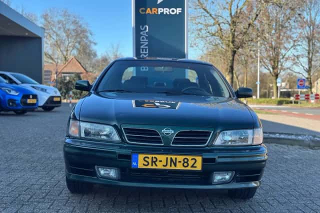 Nissan Maxima QX (1998) thumbnail 2