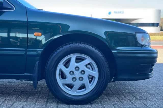 Nissan Maxima QX (1998) thumbnail 4