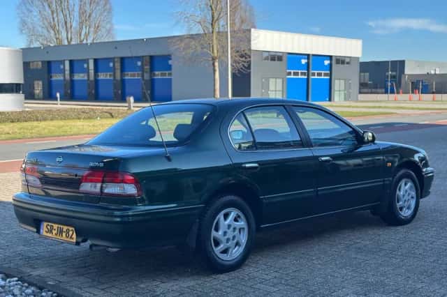 Nissan Maxima QX (1998) thumbnail 6