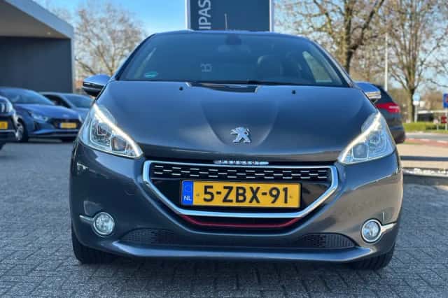 Peugeot 208 (2014) thumbnail 2
