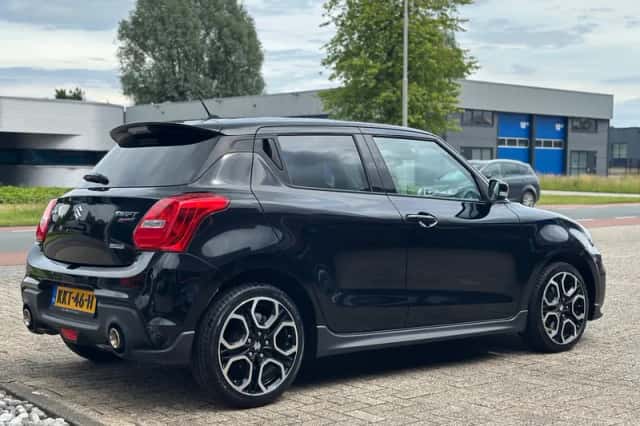 Suzuki Swift (2021) thumbnail 5