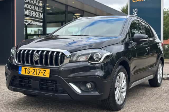 Suzuki S-Cross (2018) thumbnail 1