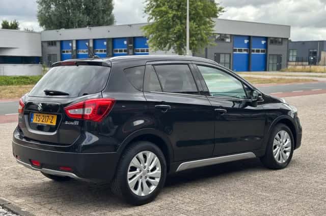 Suzuki S-Cross (2018) thumbnail 2