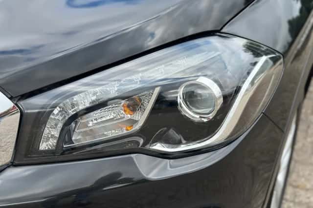 Suzuki S-Cross (2018) thumbnail 3
